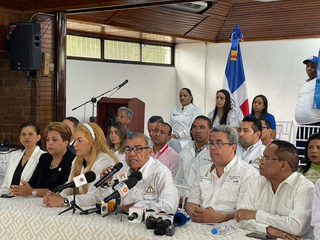 Ante llamado a paro, autoridades exhortan a los médicos sentarse a la mesa del diálogo en el CNSS
