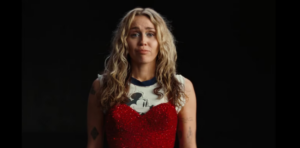 Miley Cyrus llora al lanzar su nueva canción “Used To Be Young”