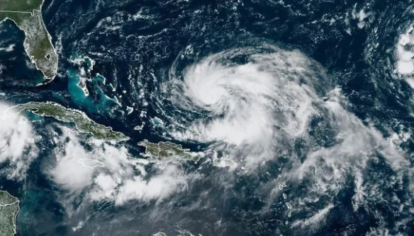 Bermudas se prepara para la llegada del huracán Franklin aunque prevé que se debilite
