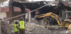 Avanza proceso de remoción de escombros de explosión en San Cristóbal