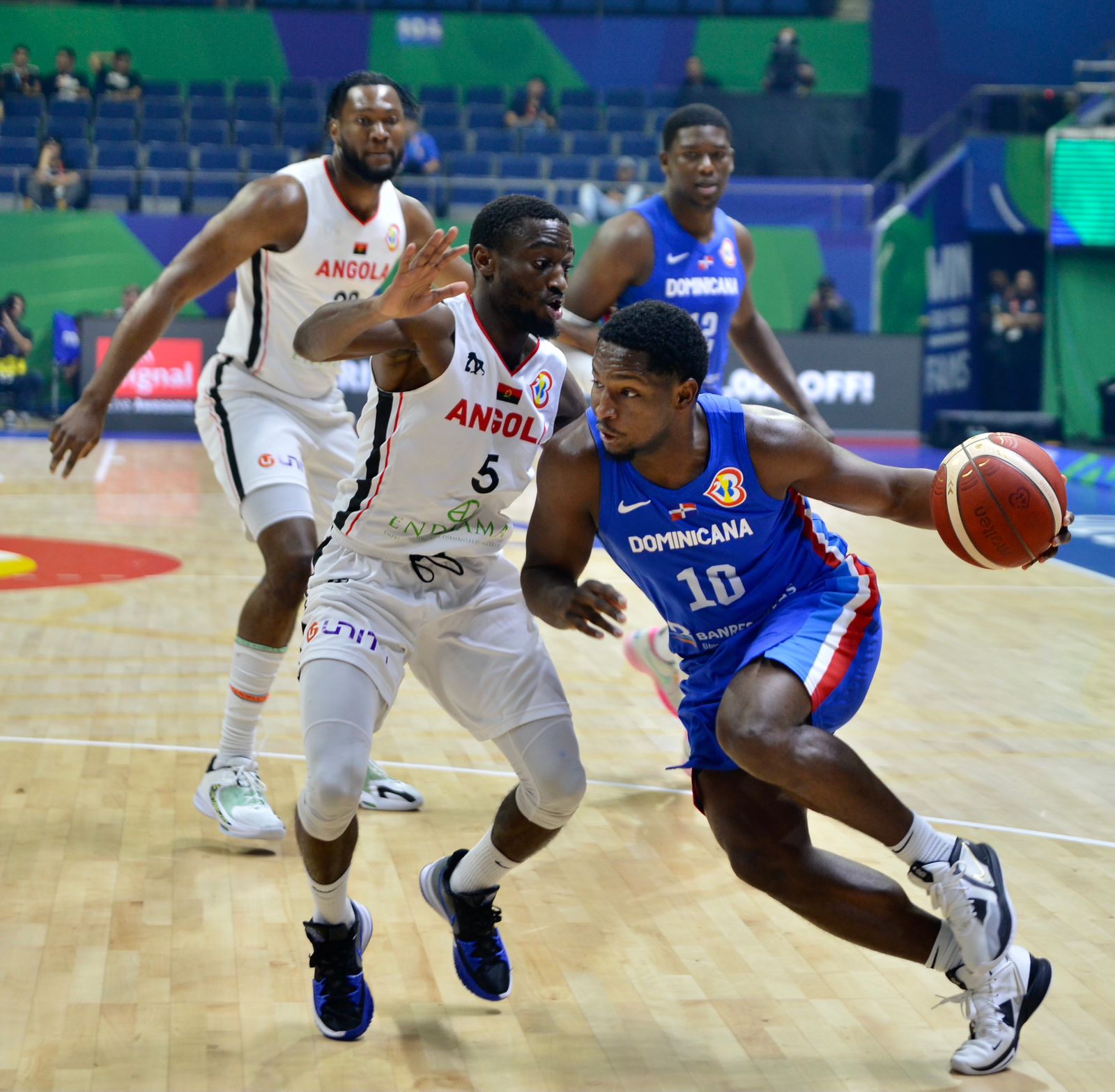 Dominicana vence a Angola y clasifica a segunda ronda del Mundial de Baloncesto