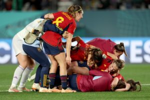 España celebra la clasificación del equipo femenino a la final del Mundial de fútbol