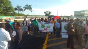 Protestan en el Merca Santo Domingo por implementación de programa “Del campo al colmado”