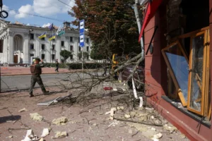 Mueren 7 personas en un ataque ruso en una universidad de Ucrania