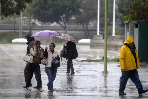 Vaguada continuará provocando aguaceros, tormentas eléctricas y ráfagas de viento