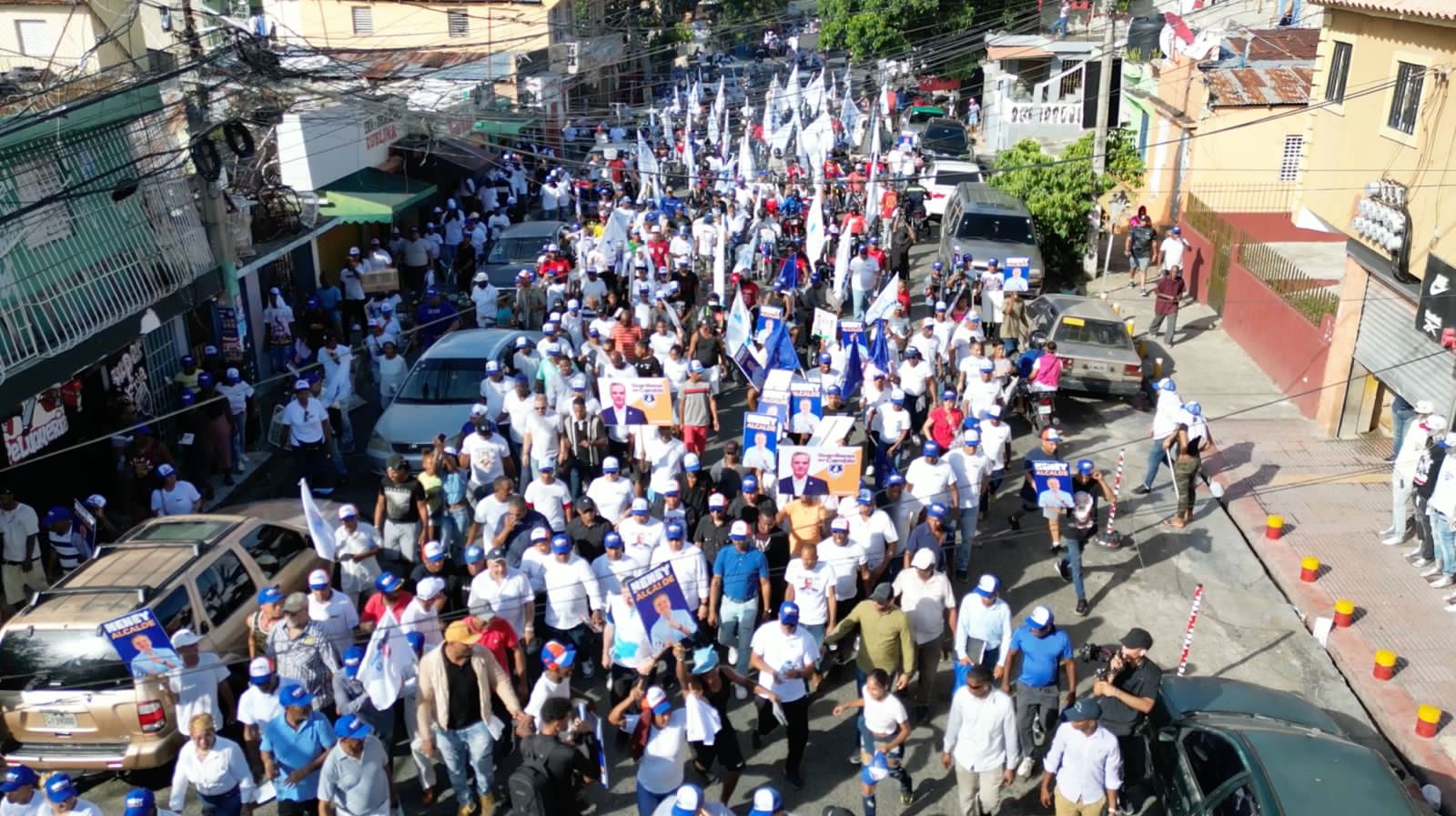 Neney y el PRM concitan gran respaldo en barrios de la capital