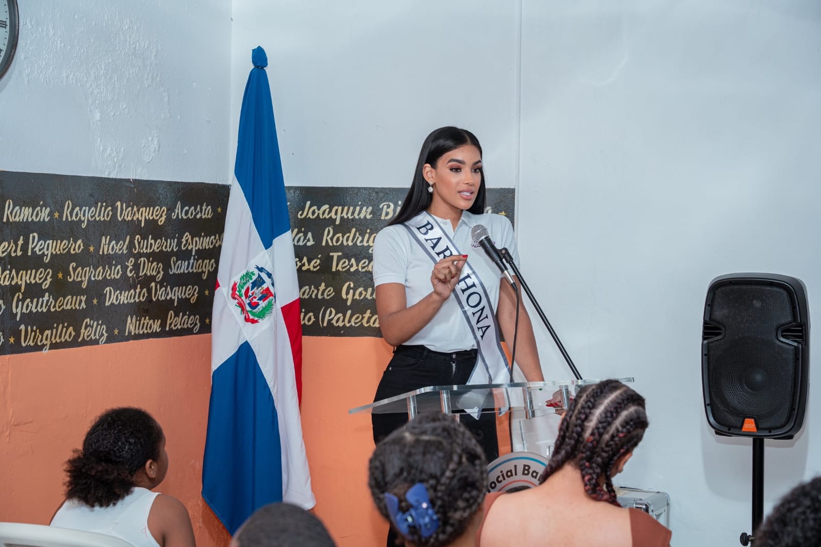 Miss Barahona 2023 Heidy Rosado presenta proyecto "Educando desde otra Perspectiva"