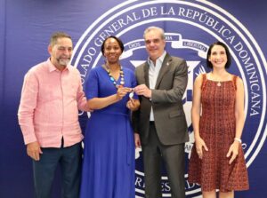 Gobierno lanzará programa Familia Feliz para comunidad dominicana en el exterior