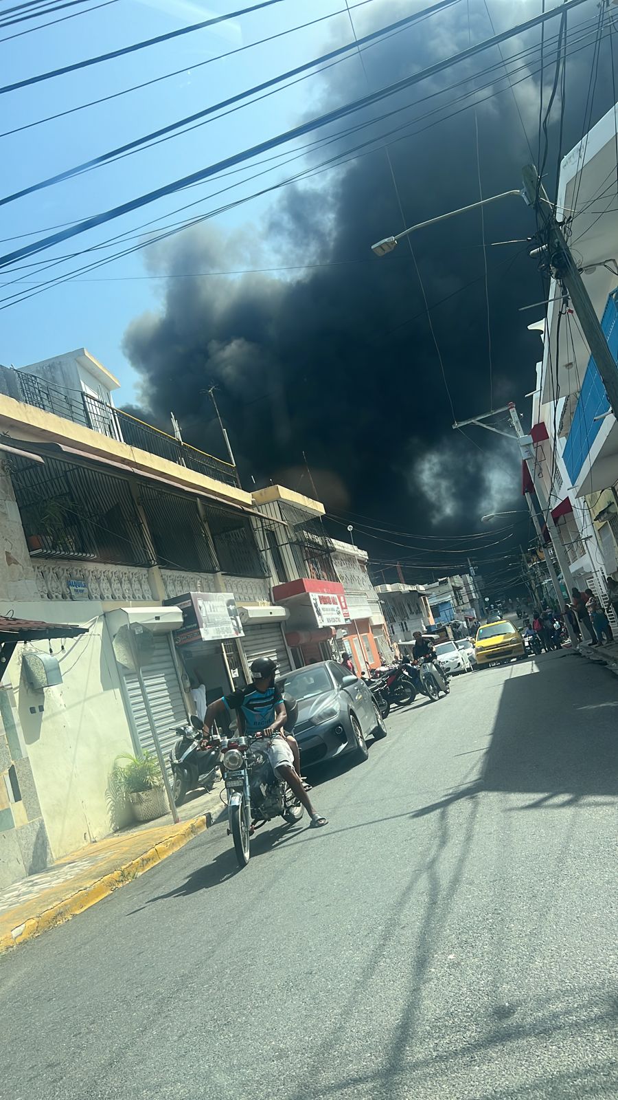 Varios heridos y evacuaciones por fuerte explosión en San Cristobal