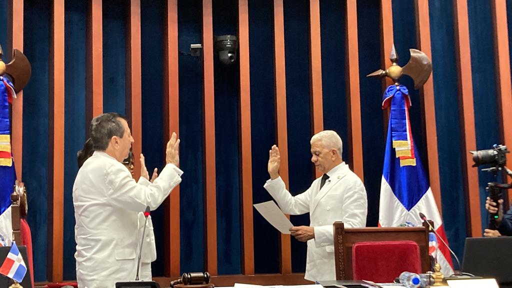 Ricardo de los Santos dice asume con responsabilidad su rol como presidente del Senado
