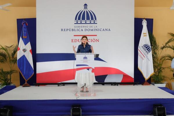 Gobierno entrega tres escuelas primarias en La Romana, Monte Plata y San Cristóbal