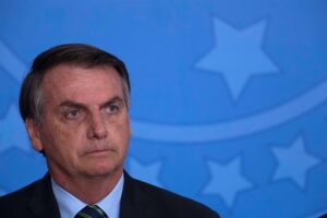 Policía de Brasil investiga socia de Bolsonaro por contratar hacker para manipular elecciones