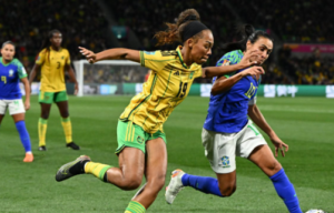 Jamaica logra histórica clasificación a Octavos de Final y deja eliminada a Brasil