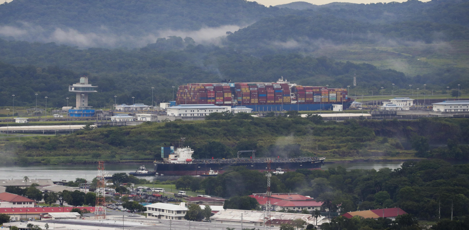 El canal de Panamá limitará diez meses más el paso de barcos