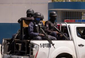 Policía de Haití dispersa violentamente una manifestación contra la inseguridad en esa nación