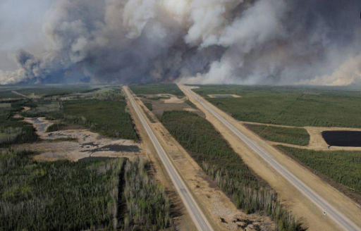 Incendios en Canadá obligan a 20.000 personas a evacuar