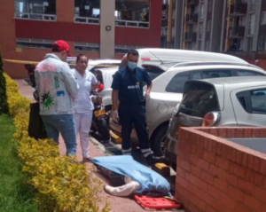 Muere mujer en Bogotá tras saltar de edificio al sufrir ataque de pánico por movimiento telúrico