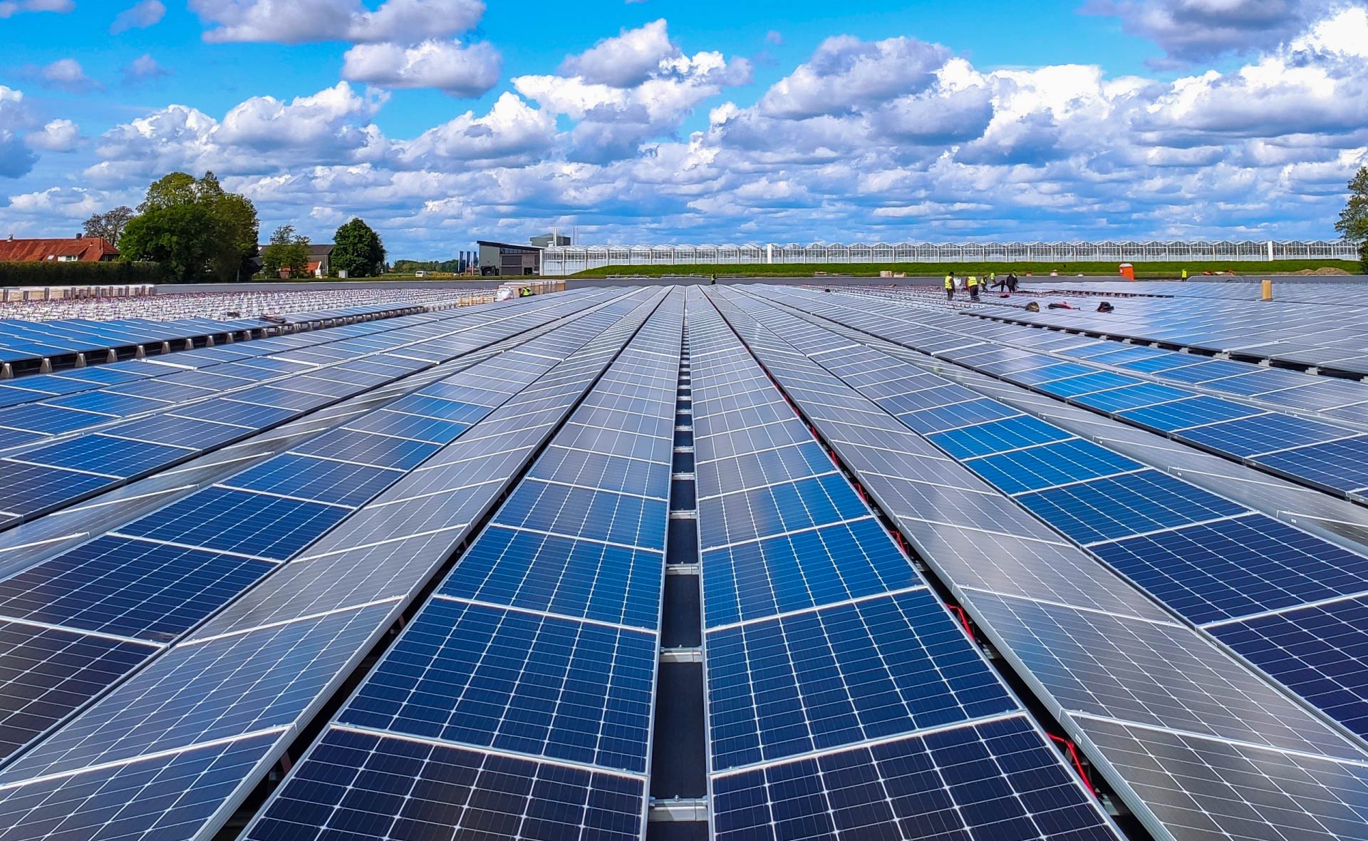 Minerd autoriza implementación de paneles solares en escuelas