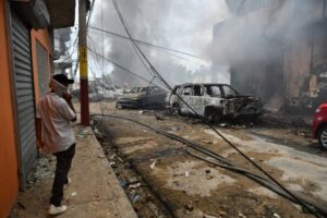 Incendio desatado en varios centros comerciales tiñe de luto a San Cristóbal