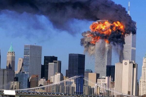 Atentado del 11 se septiembre del 2001 a las Torres Gemelas.