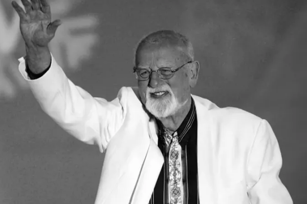Fallece el cantante de folk Roger Whittaker a los 87 años