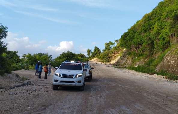 El MOPC informa que trabaja en restablecer el tránsito por carretera Barahona-Enriquillo