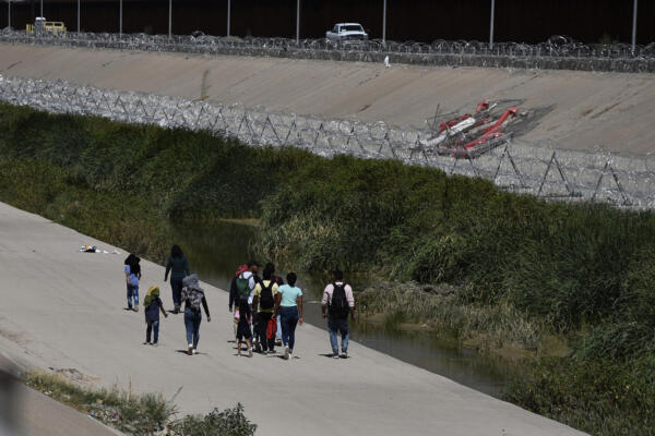 Casi 700 migrantes murieron en frontera EEUU-México en 2022, la ruta terrestre más letal