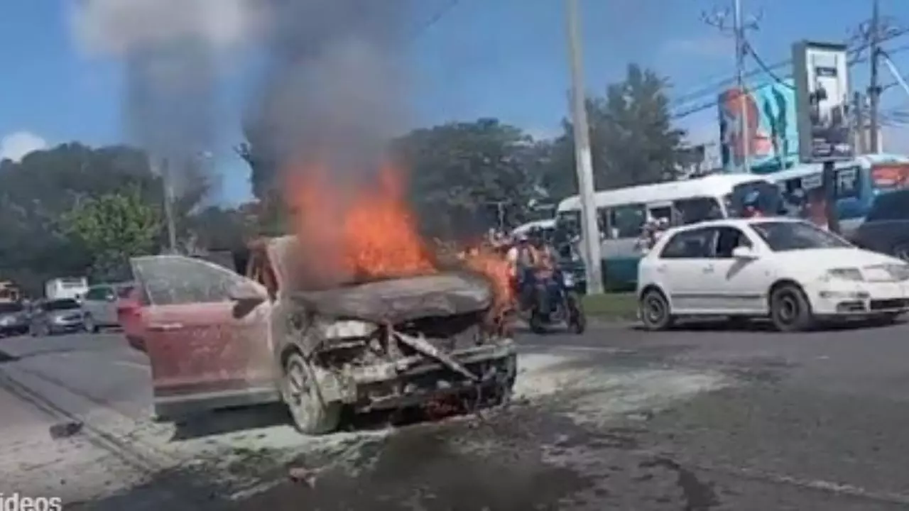 Se incendia yipeta cerca al lugar donde Abinader realizará acto