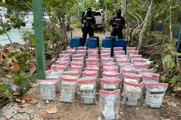 DNCD ocupa 290 paquetes presumiblemente cocaína en La Altagracia