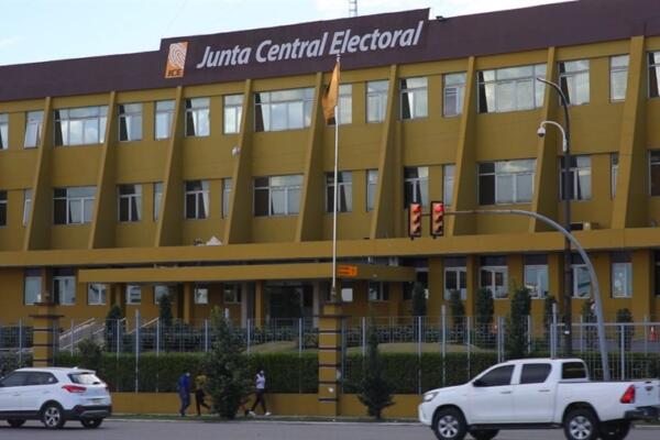 JCE y partidos políticos realizan Cumbre sobre Regulación Precampaña y Campaña Electoral