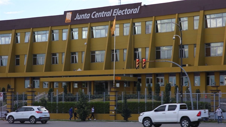 JCE y partidos políticos realizan Cumbre sobre Regulación Precampaña y Campaña Electoral