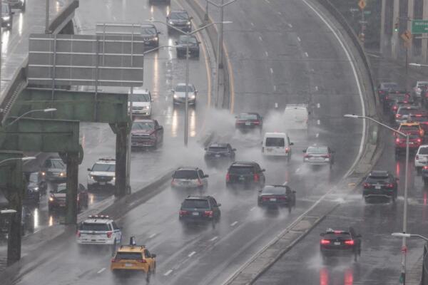 Nueva York bajo alerta por lluvias e inundaciones que afectan al transporte