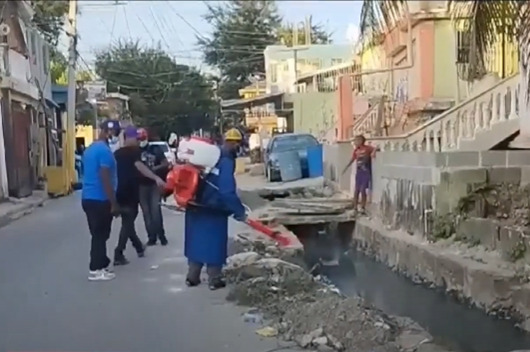 Realizan operativo contra el dengue en el municipio de Haina