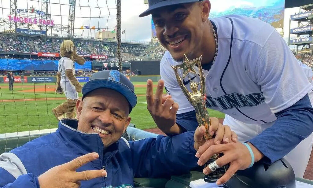 That's my son!” Julio Rodriguez's dad goes viral for reaction to his son's  30th home run - AS USA