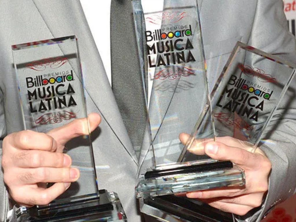 Peso Pluma, Cailbre 50, Manuel Turizo y Yandel actuarán en los premios Billboard latinos