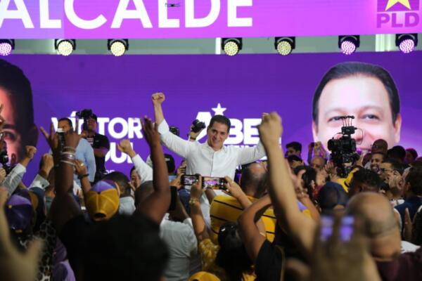 PLD proclama a Víctor Fadul candidato alcalde de Santiago