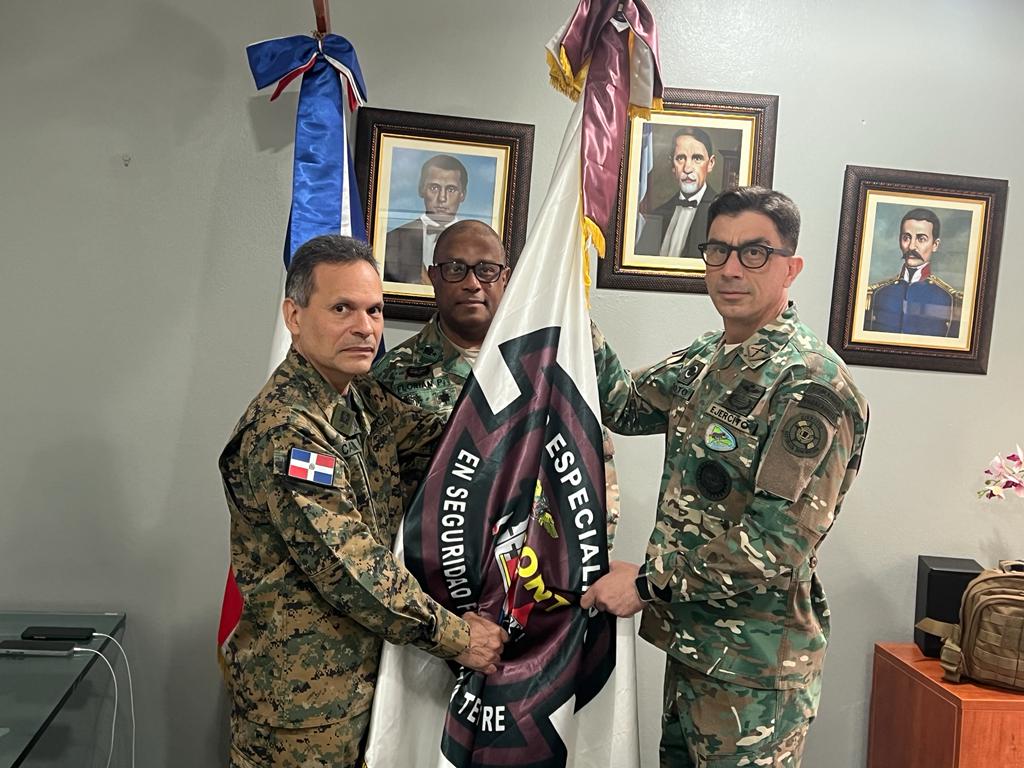 Coronel Freddy R. Soto Thormann asume como nuevo director CESFronT