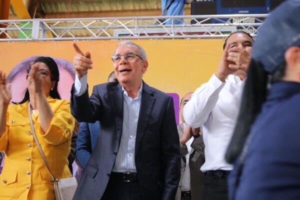 Danilo Medina recomienda a dirigentes del PLD ser selectivos en la escogencia de los delegados