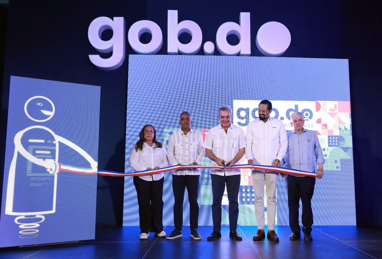 El presidente Luis Abinader inaugura primer Punto GOB en Santiago