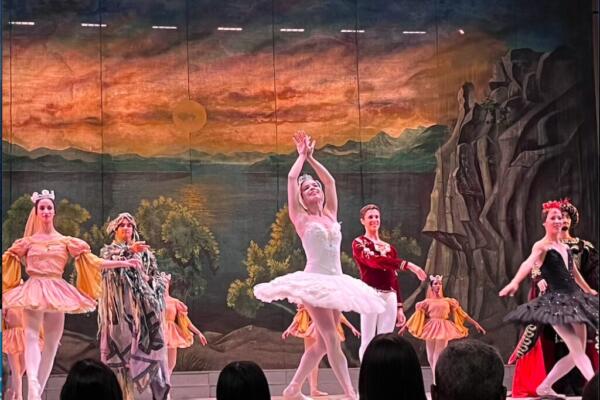 Con grandes aplausos y mucha emoción se realizó “El lago de los cisnes”, por el Ballet Nacional de Cuba