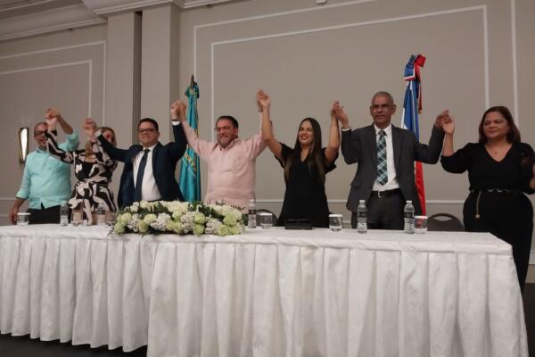 Hanoi Vargas lanza candidatura a diputado por Alianza País