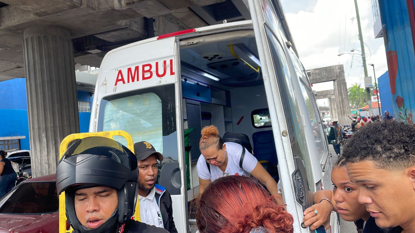 Usuarios reportan colisión de dos trenes del Metro en Villa Mella