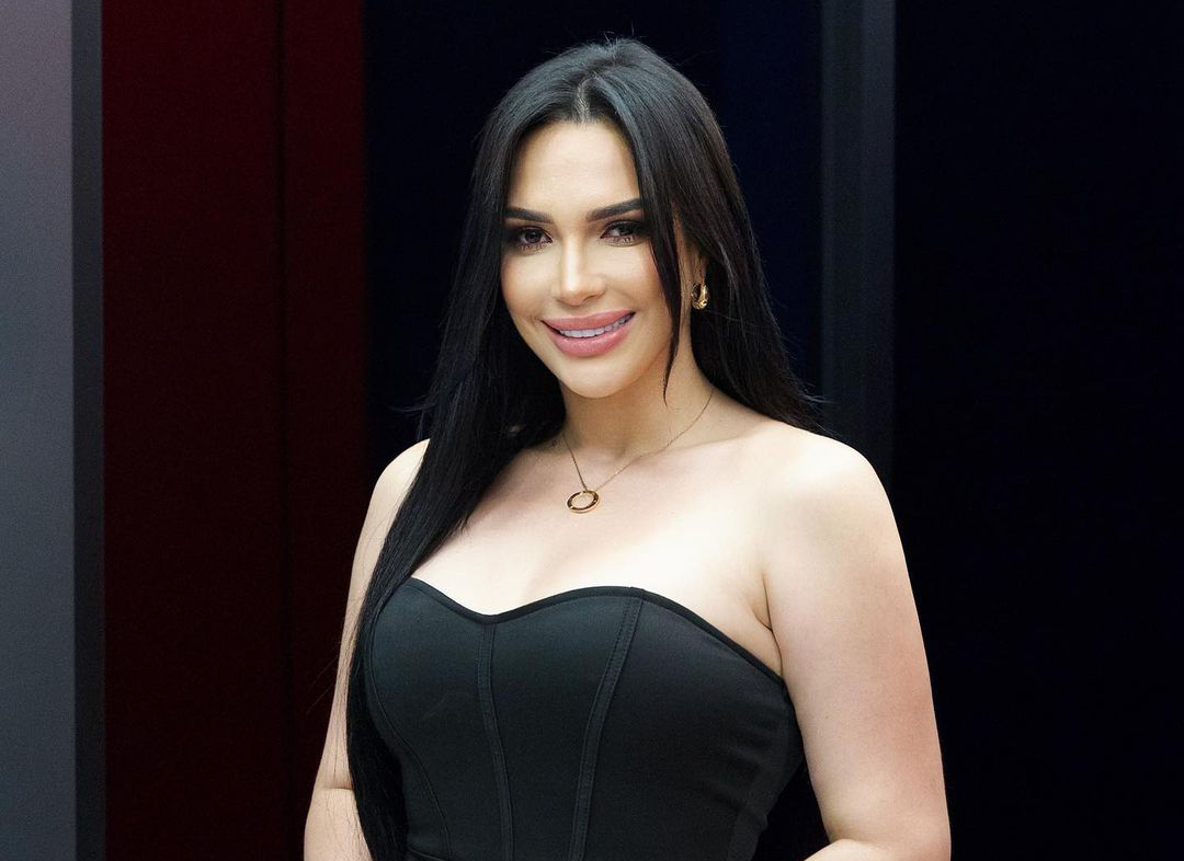 Amelia Alcántara se deja ver con su pareja tras caso de presunta agresión