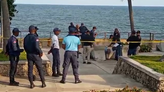 Hombre muerto en Malecón de Santo Domingo