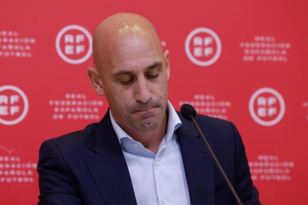 Renuncia presidente de la Real Federación Española de Fútbol, Luis Rubiales              
