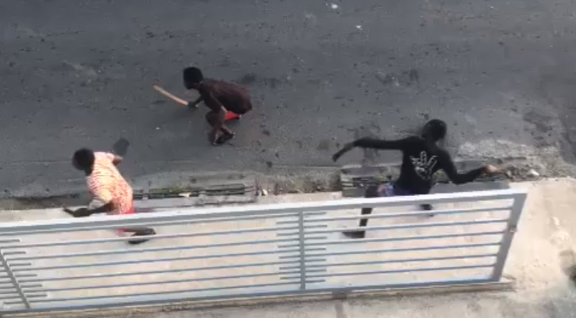 Haitianos atacan a pedradas y machetazos agentes PN y Migración en Fantino