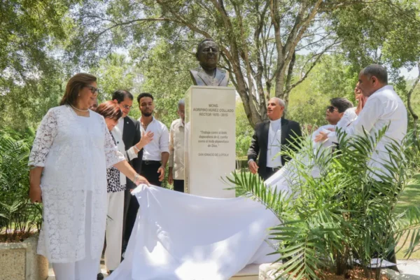 PUCMM inaugura plazoleta y museo en homenaje póstumo a monseñor Agripino Núñez Collado