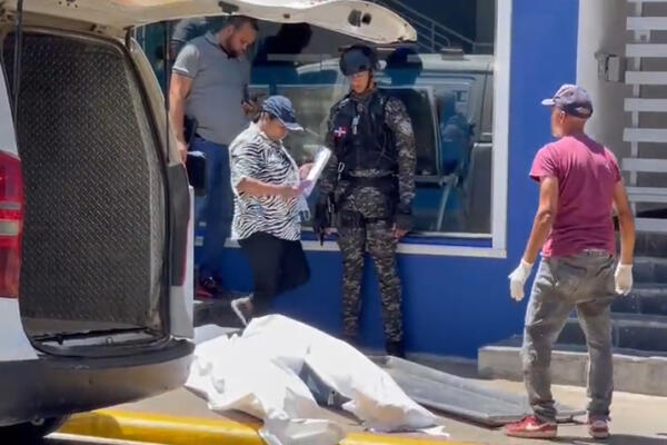 La acción de los delincuentes en la joyería en Santiago cobró la vida de una persona