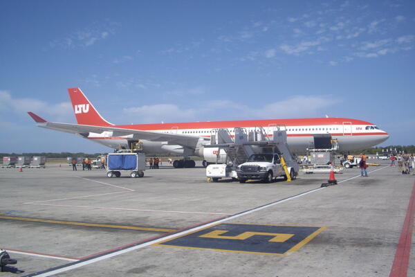 Aeropuertos y empresas de trasporte terrestre detienen sus operaciones desde y hacia Haití