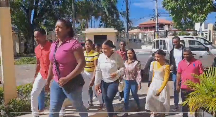 En Bayaguana solicitan nombramiento de choferes para el trasporte escolar
